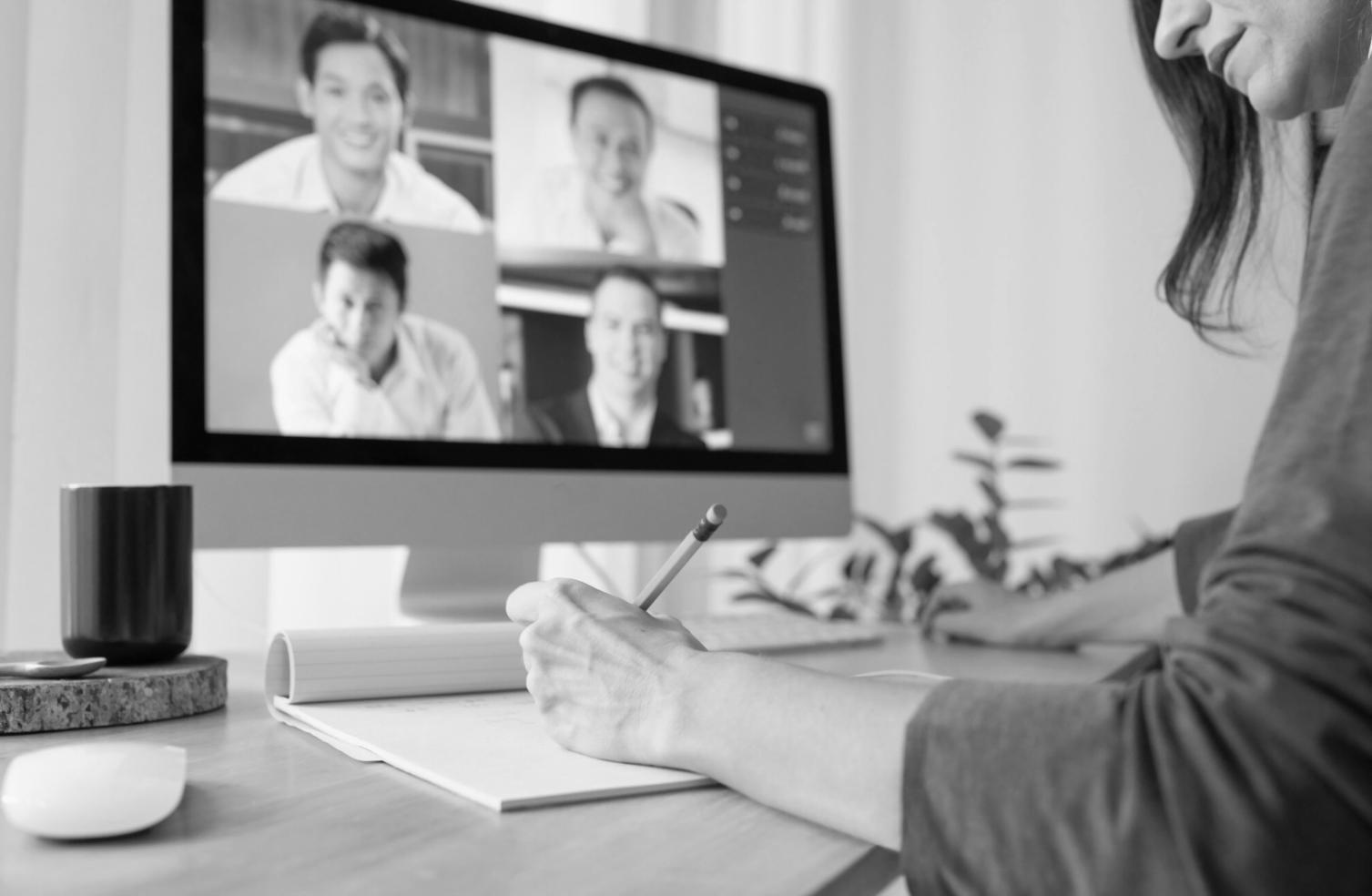 Espace de travail collaboratif moderne illustrant notre approche d'équipe